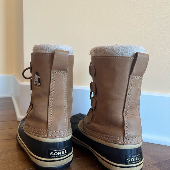 Sorel winter boots. - Picture 5 of 8